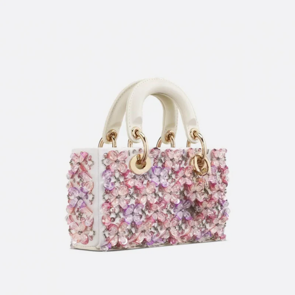 Micro Tasche aus Kalbsleder mit Blumenstickerei und Strass